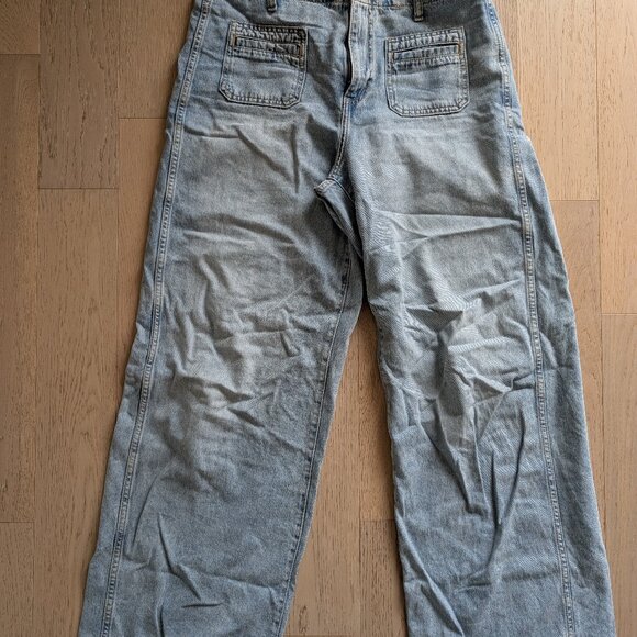 Old Navy High-Waisted Baggy Wide-Leg Trouser Jeans in Light Wash Size 10 Tall - Picture 2 of 2